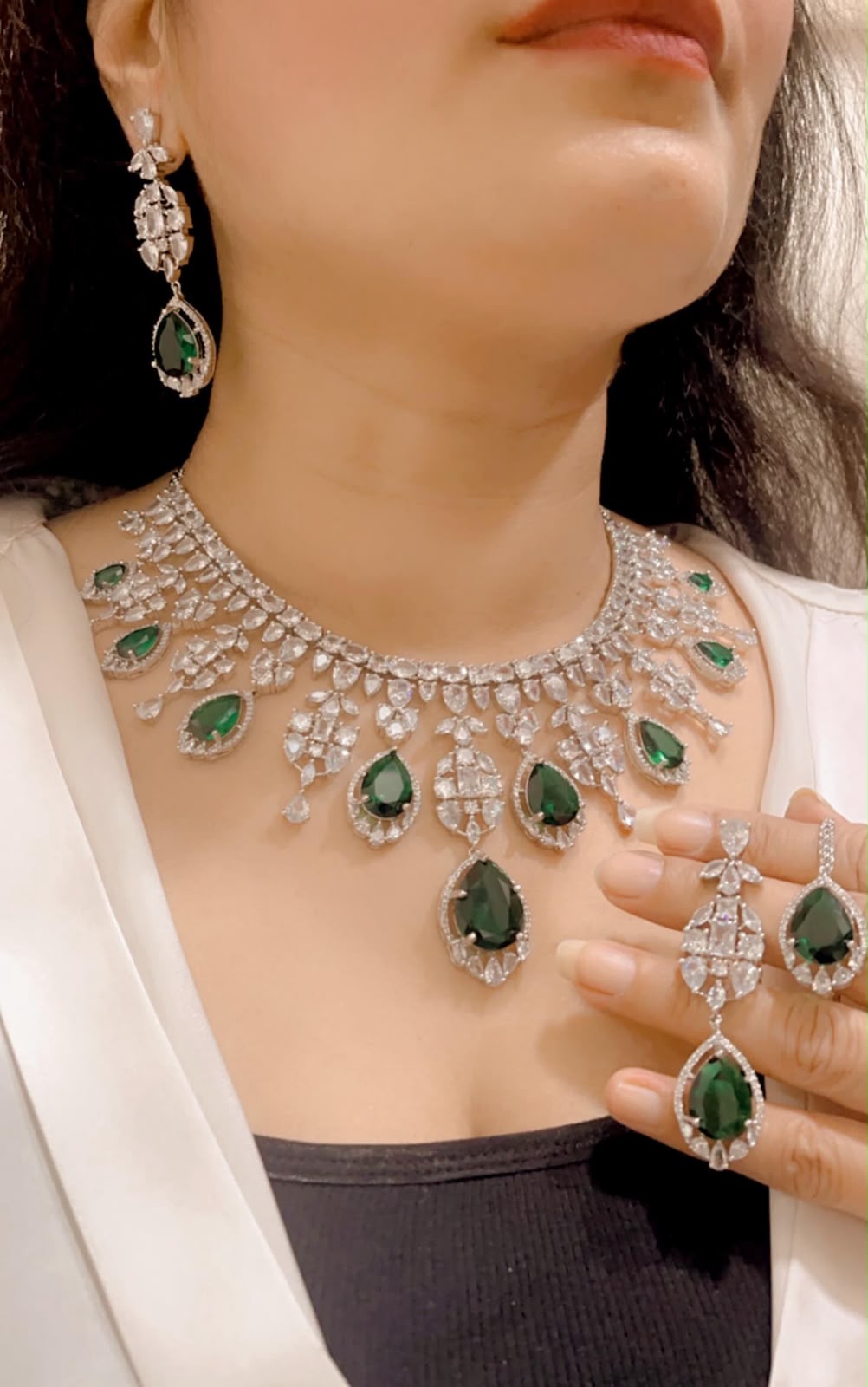 Beautiful Princess Necklace in American Diamond in silver plating AJ13