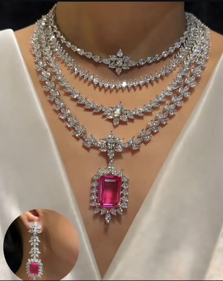 Beautiful Multilayered Necklace in Silver Plating AJ12