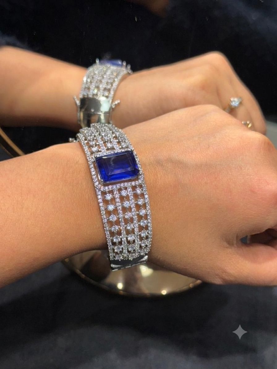 Elegant Naina Openable Bracelets in American Diamonds AJ21
