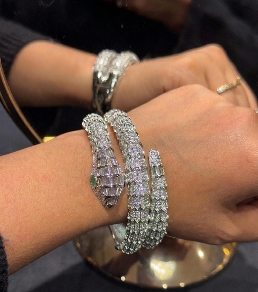 Beautiful Snake Bracelet in American diamonds AJ19