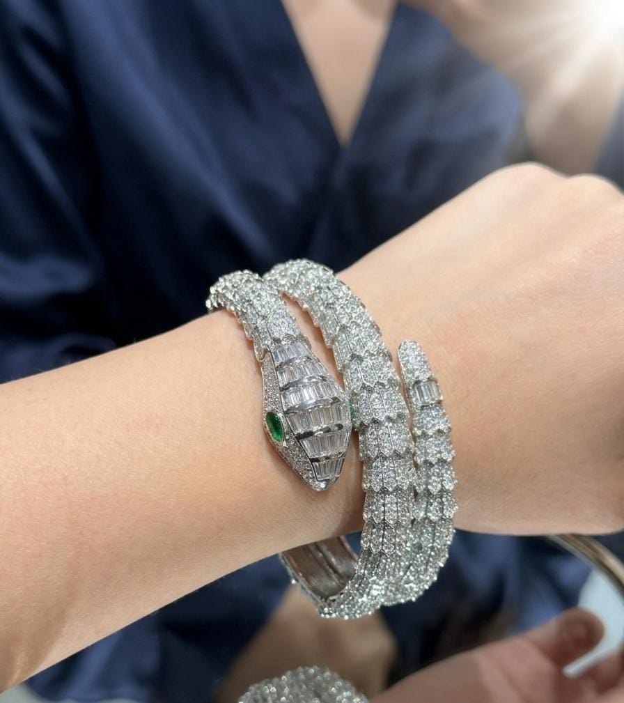 Beautiful Snake Bracelet in American diamonds AJ19