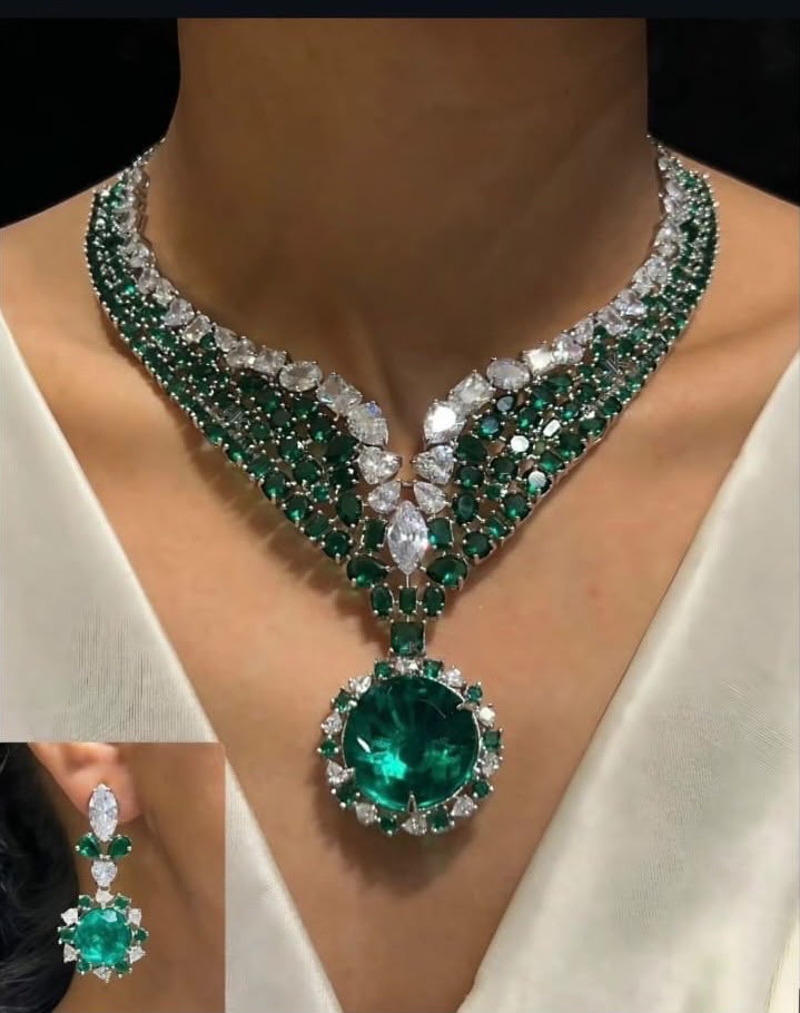 Lavanya Necklace with Luxurious Earrings AJ68