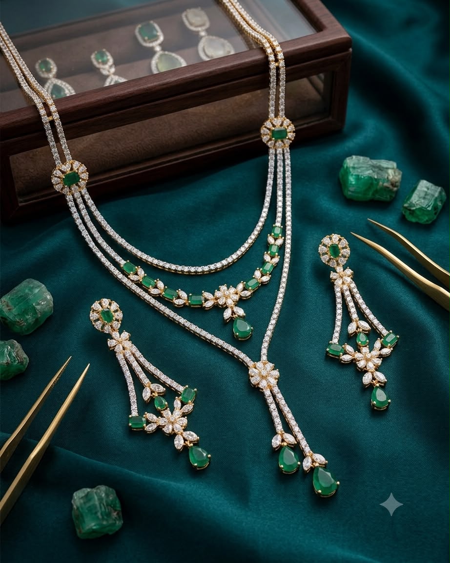 Multilayered Emerald Necklace in gold plating AJ38